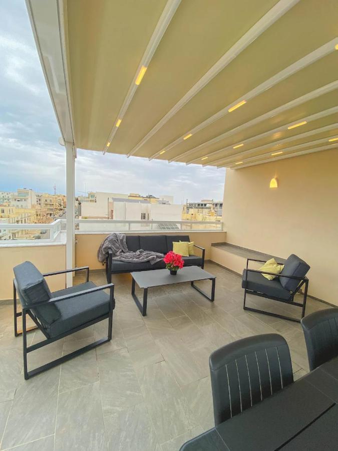 The Blue Mill Penthouse With Beautiful Views Apartman Naxxar Kültér fotó