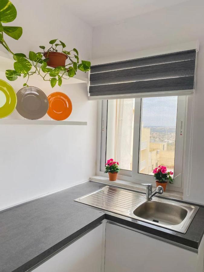 The Blue Mill Penthouse With Beautiful Views Apartman Naxxar Kültér fotó