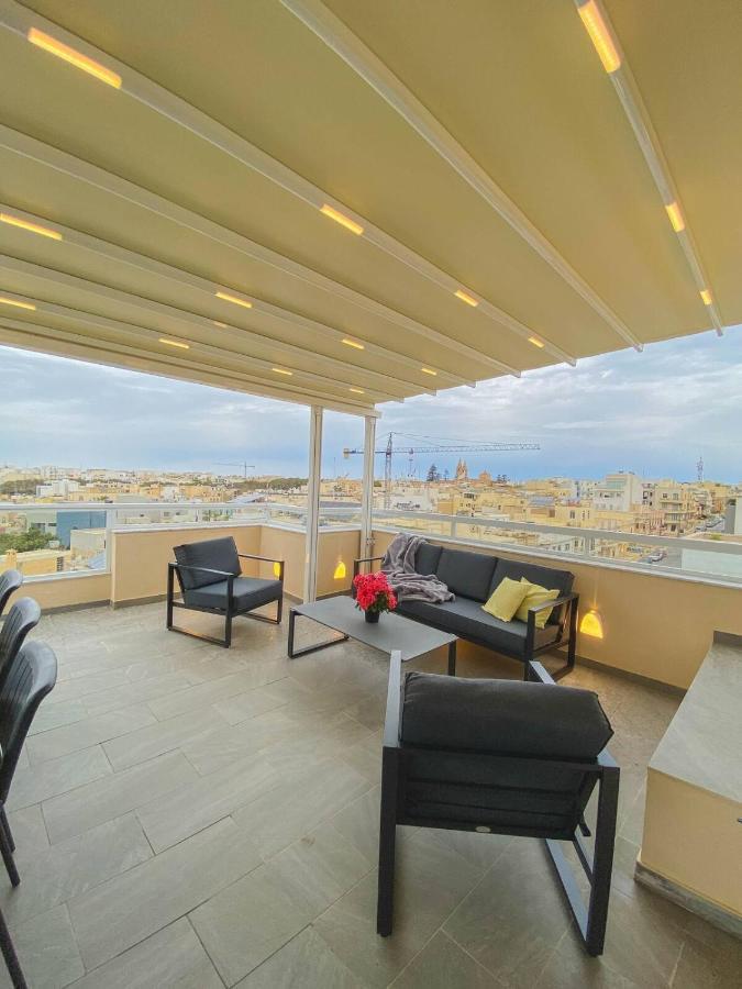 The Blue Mill Penthouse With Beautiful Views Apartman Naxxar Kültér fotó